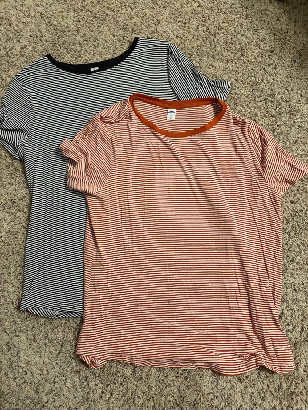 Old Navy Women's Striped Short Sleeve Tees - Rust & Black